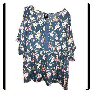 Cute floral top with cut-out shoulders